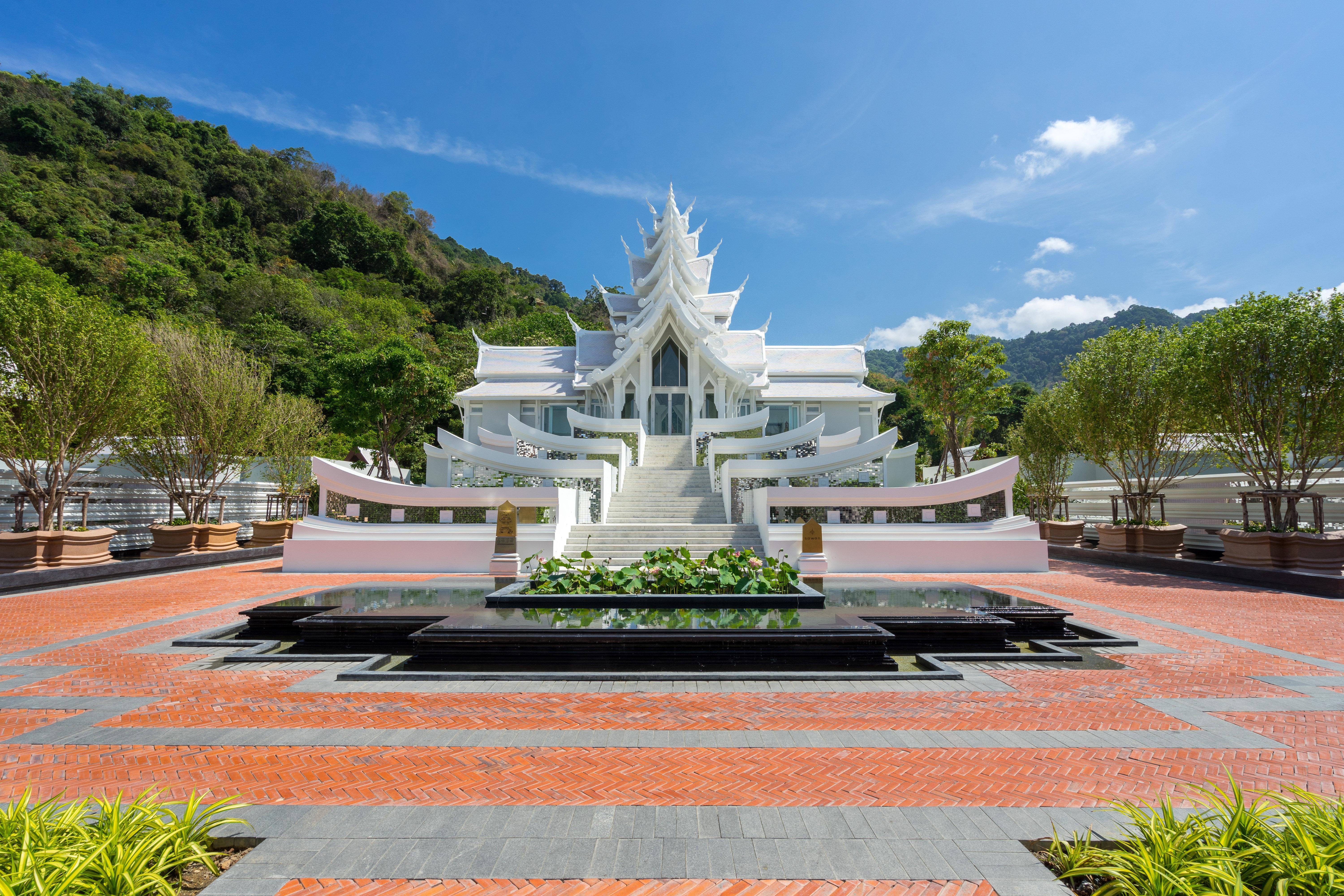 Intercontinental Phuket Resort By Ihg Kamala Beach Exteriör bild The main building of the university