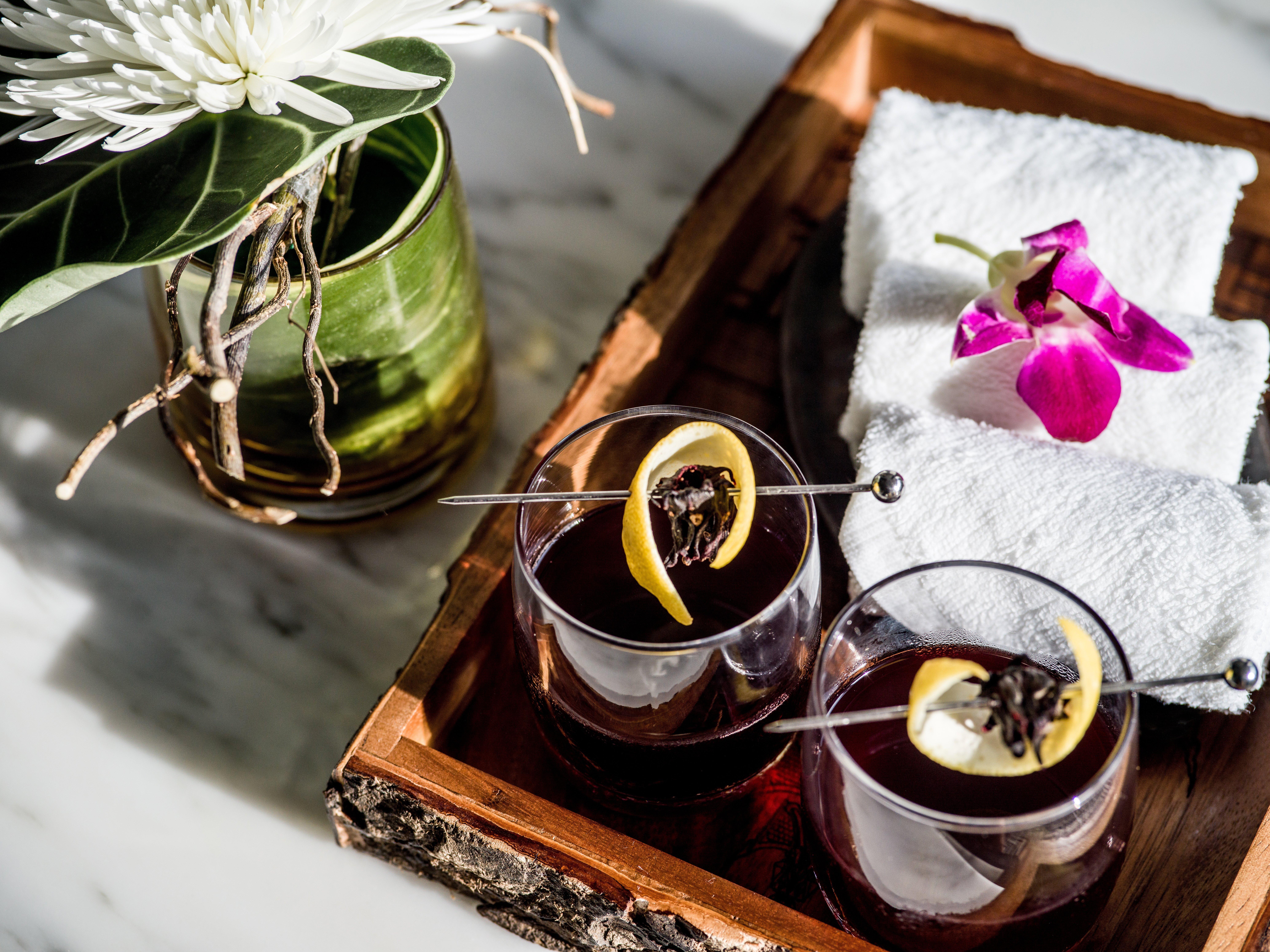 Intercontinental Phuket Resort By Ihg Kamala Beach Exteriör bild A spa treatment at the Four Seasons Resort