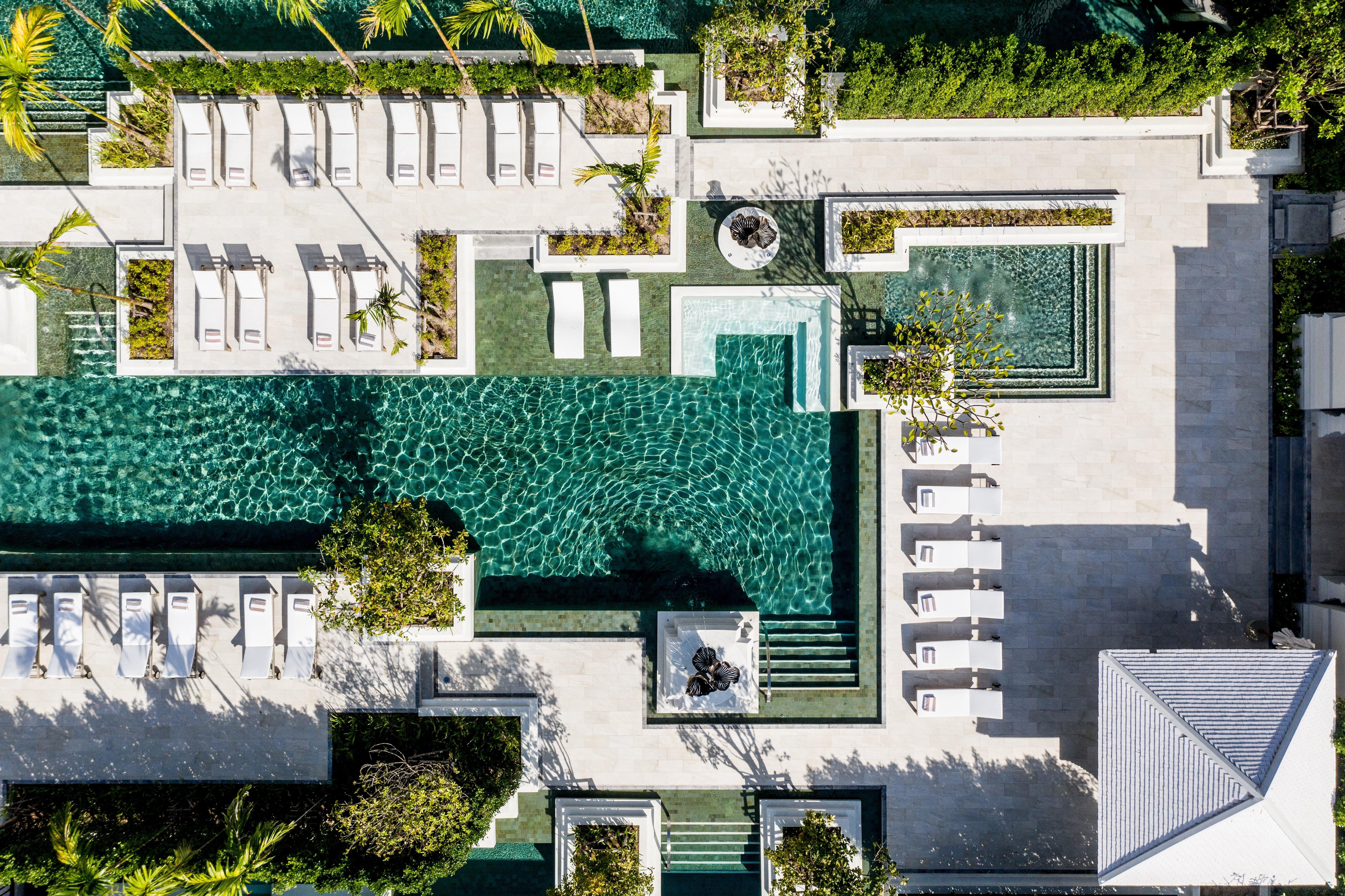 Intercontinental Phuket Resort By Ihg Kamala Beach Exteriör bild Aerial view of the pool at the 1 Hotel South Beach
