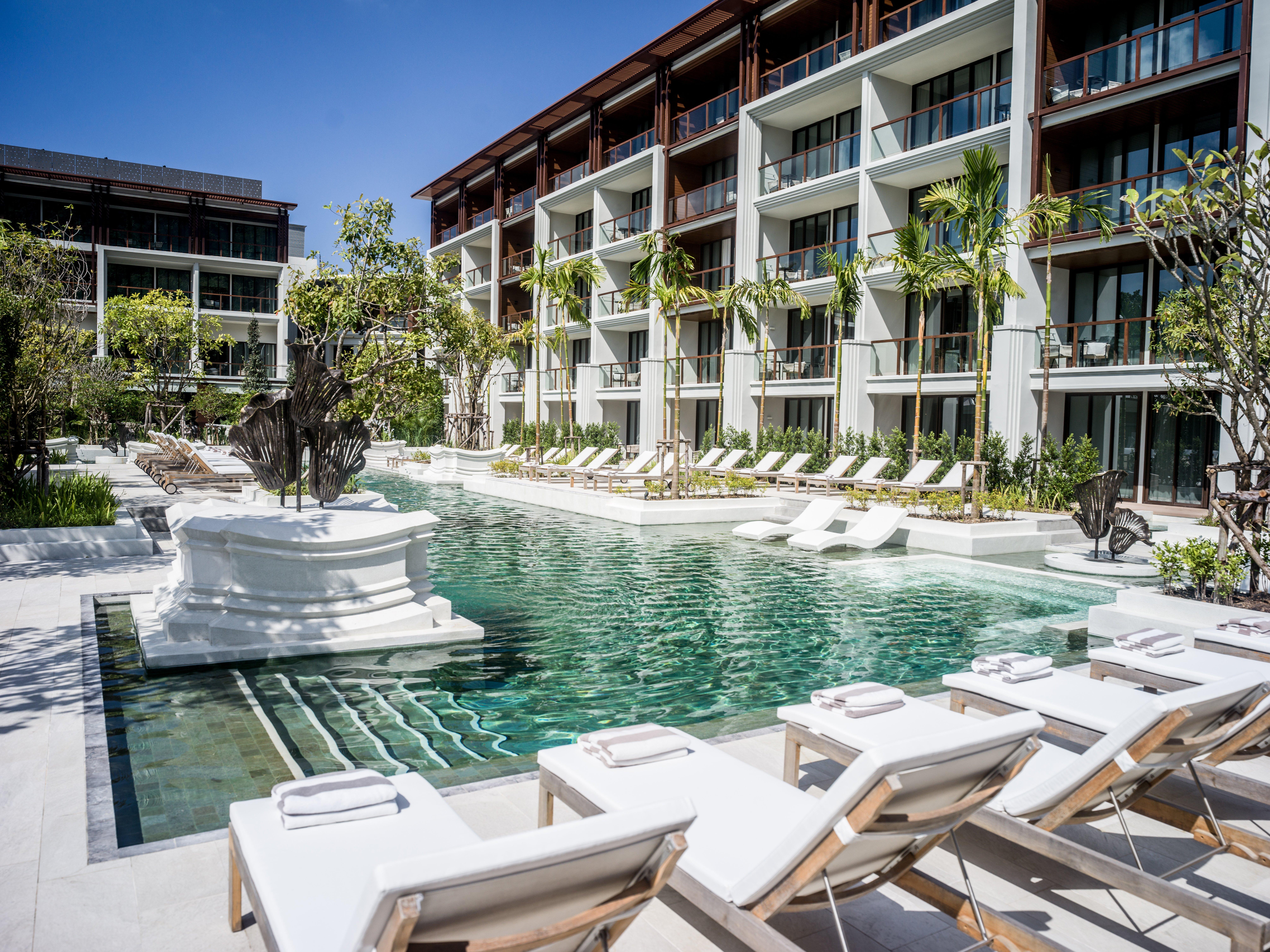 Intercontinental Phuket Resort By Ihg Kamala Beach Exteriör bild The hotel's main pool
