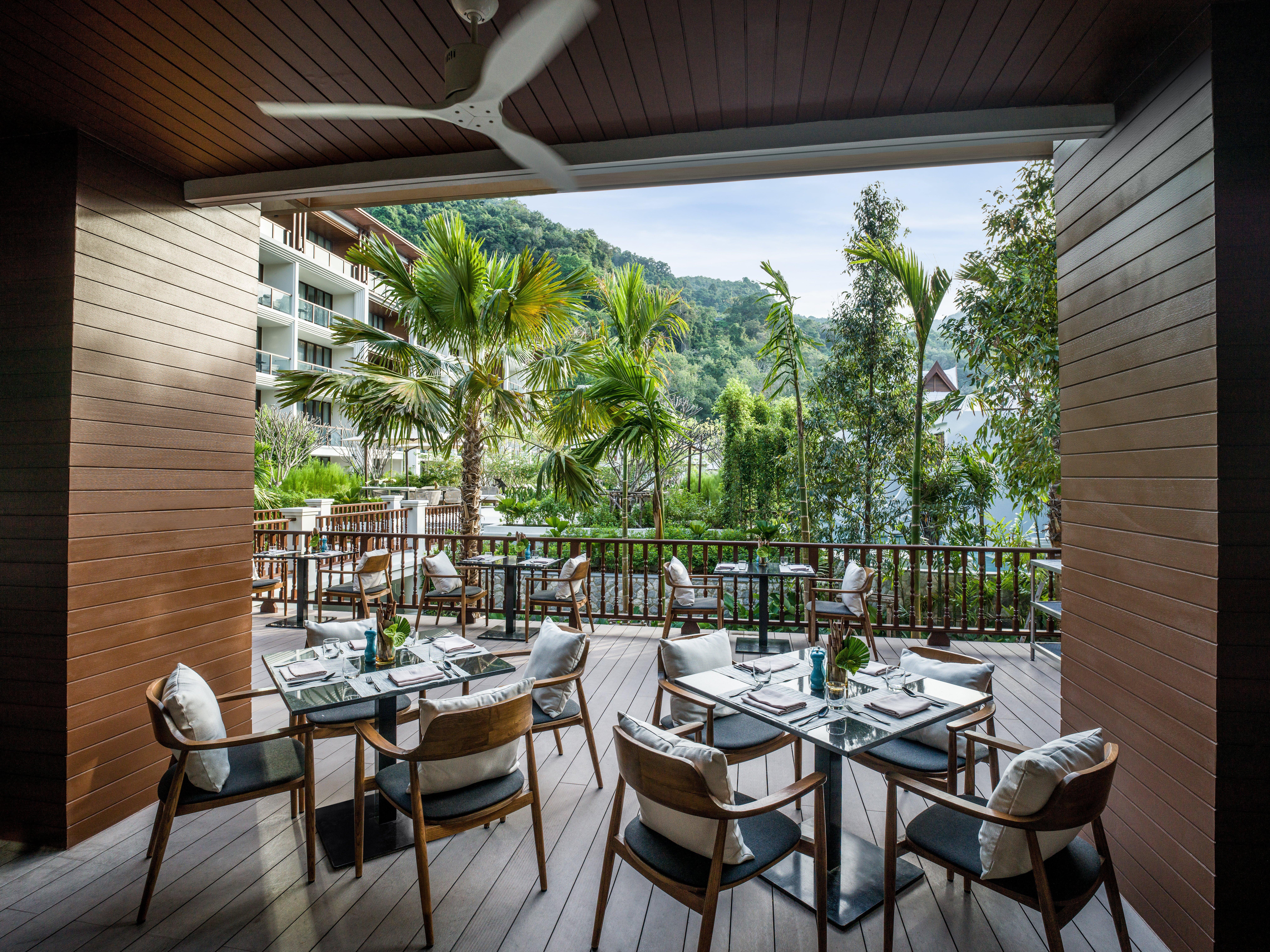 Intercontinental Phuket Resort By Ihg Kamala Beach Exteriör bild The Deck