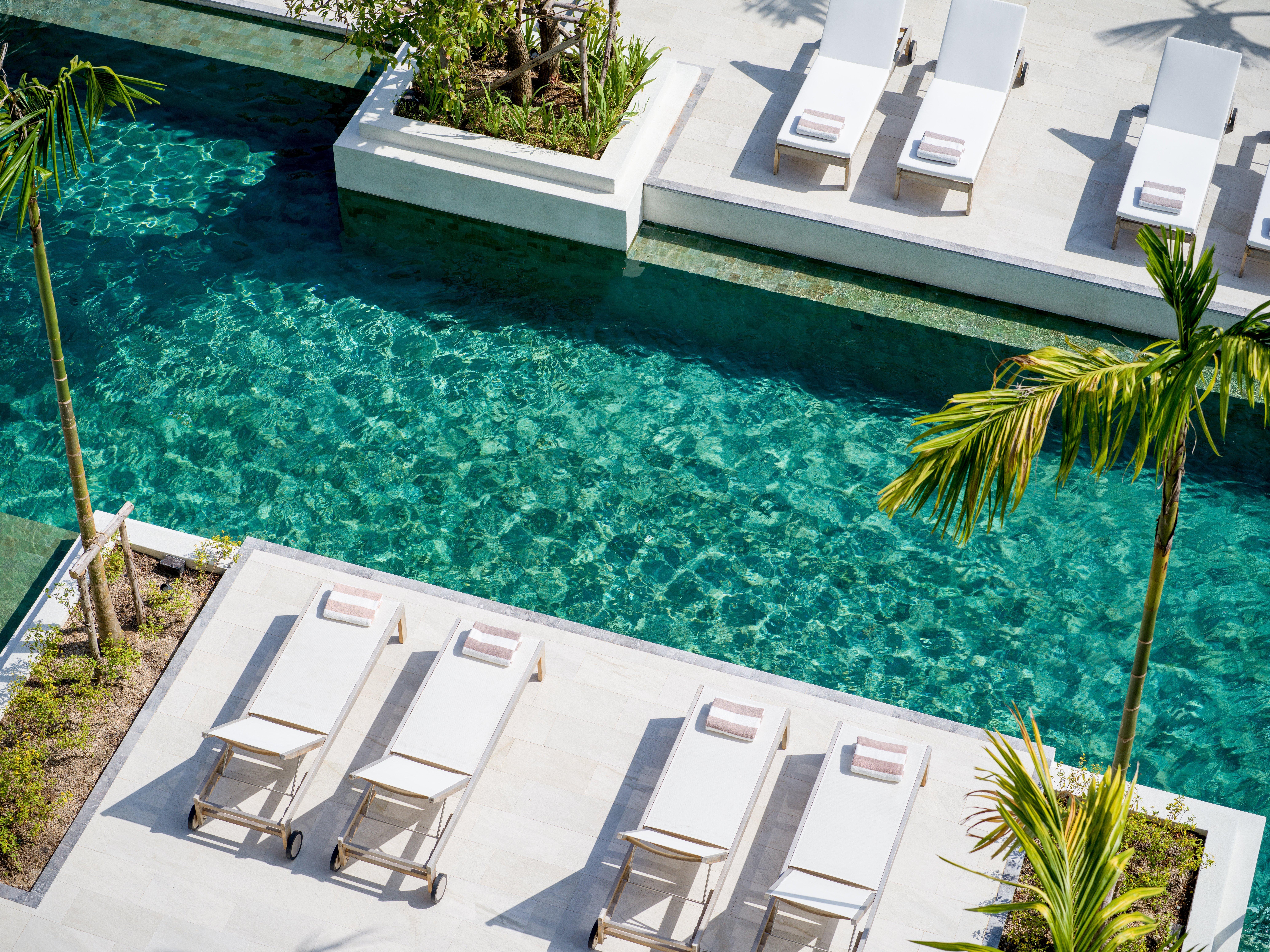 Intercontinental Phuket Resort By Ihg Kamala Beach Exteriör bild The swimming pool at the hotel